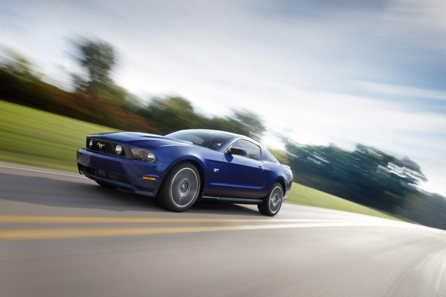  Ford Mustang GT 2010 года  (фото 176 из 213)